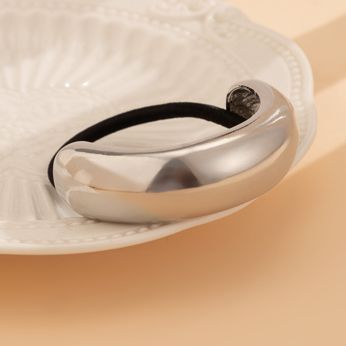 Elastic hairpin