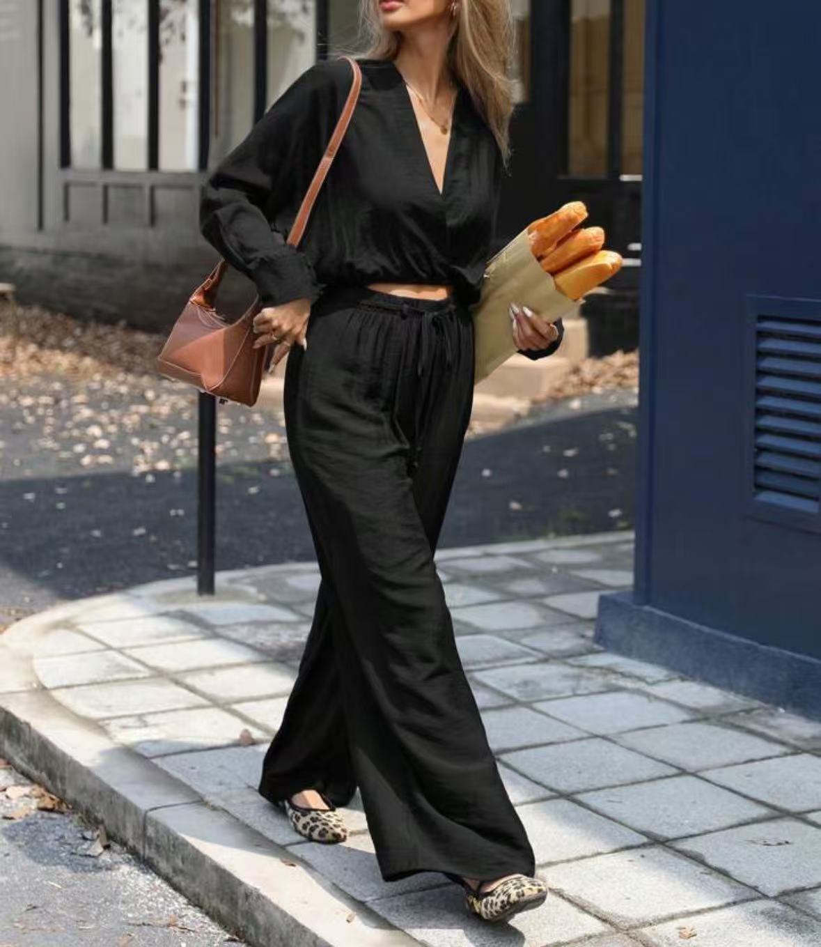 V-neck Top Suit