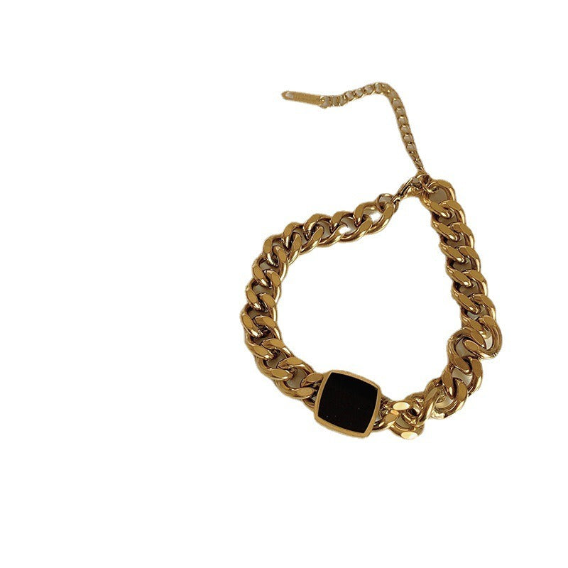 Trendy necklace