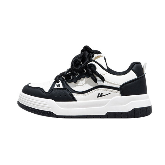 Versatile black and white thick soled casual shoes for women