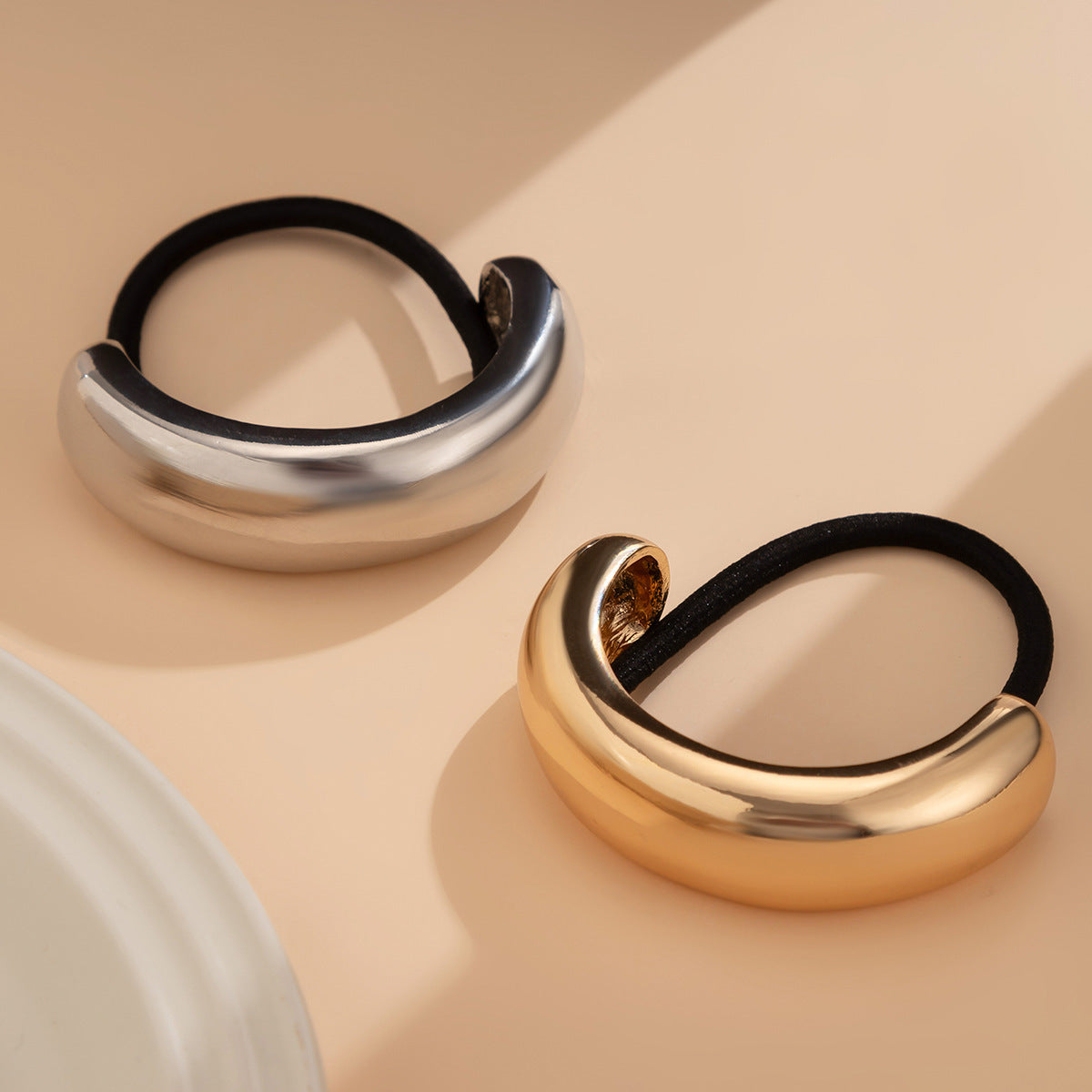 Elastic hairpin