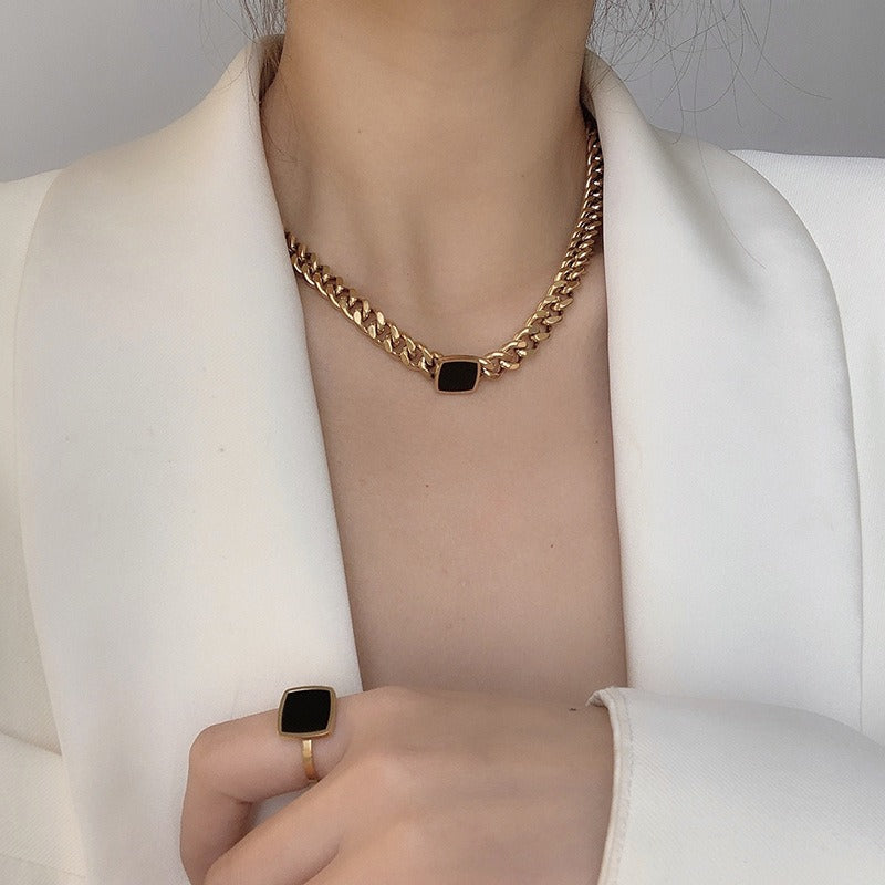 Trendy necklace