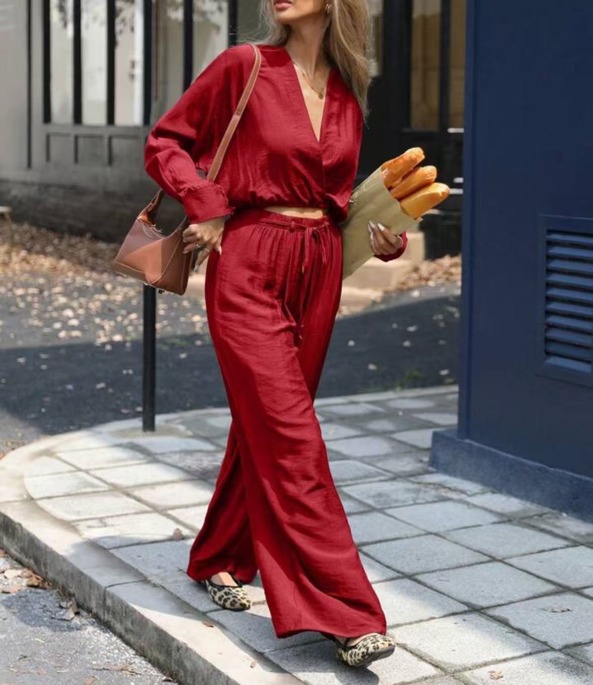V-neck Top Suit