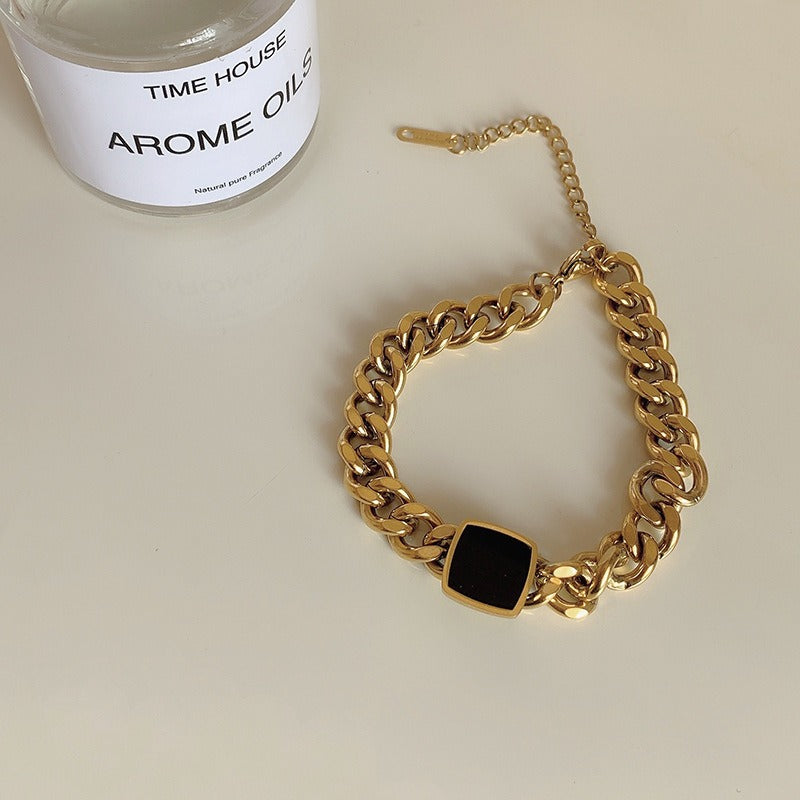 Trendy necklace