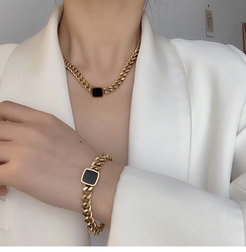 Trendy necklace