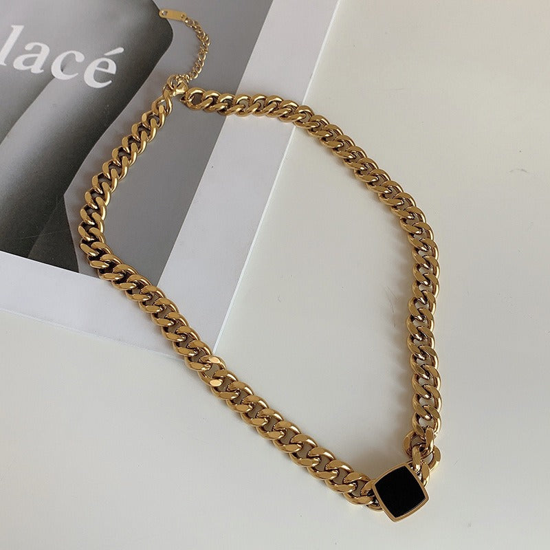 Trendy necklace