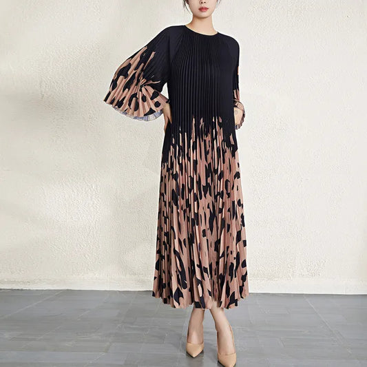 Spring /Summer Women Leopard Print Decorative Pleated Round Neck Lace-up Type Elegant Wind Dresses