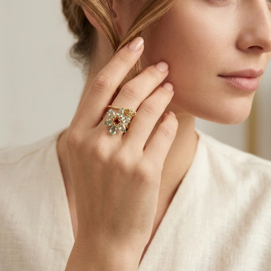 Rotatable Flower Ladies Open Ring with Cubic Zirconia Embedding