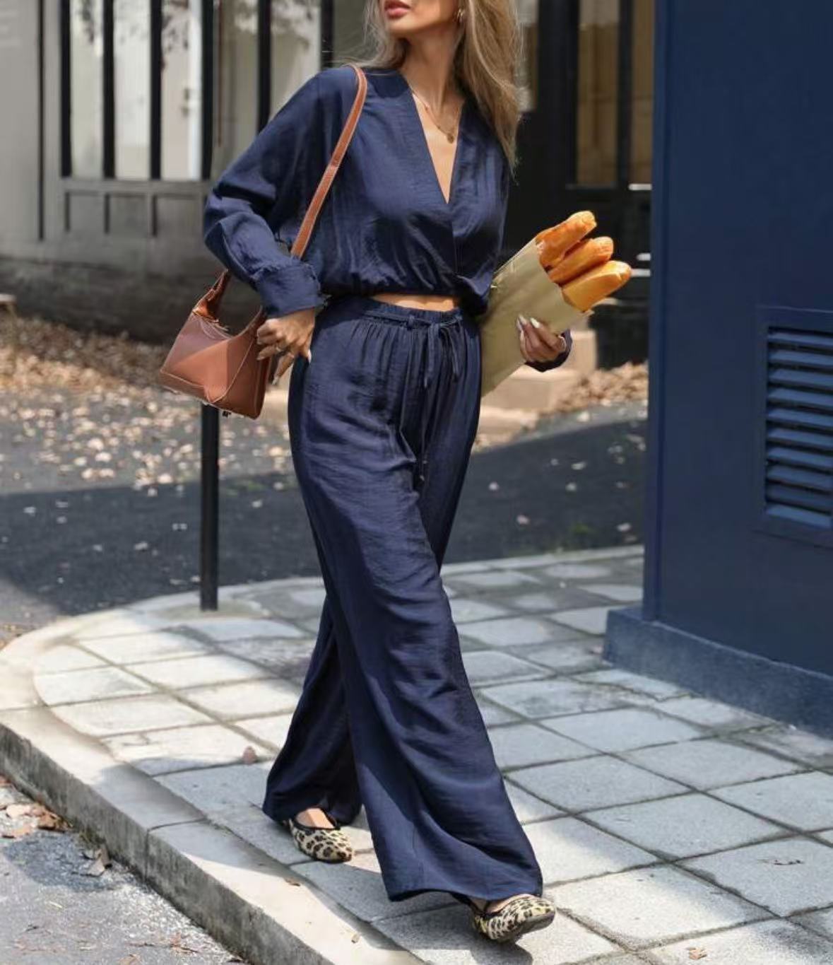 V-neck Top Suit