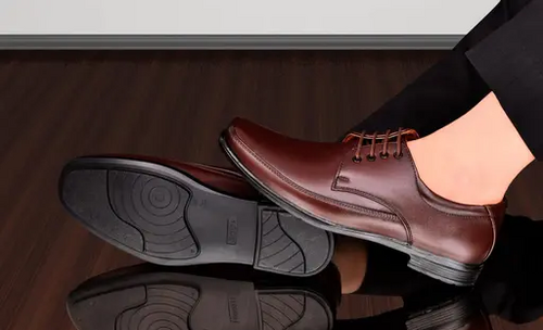 Mans synthetic leather Brown shoes